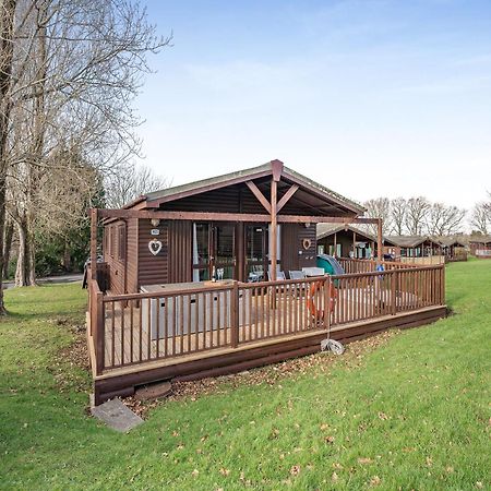 Green Poplars Gurnard Exterior foto