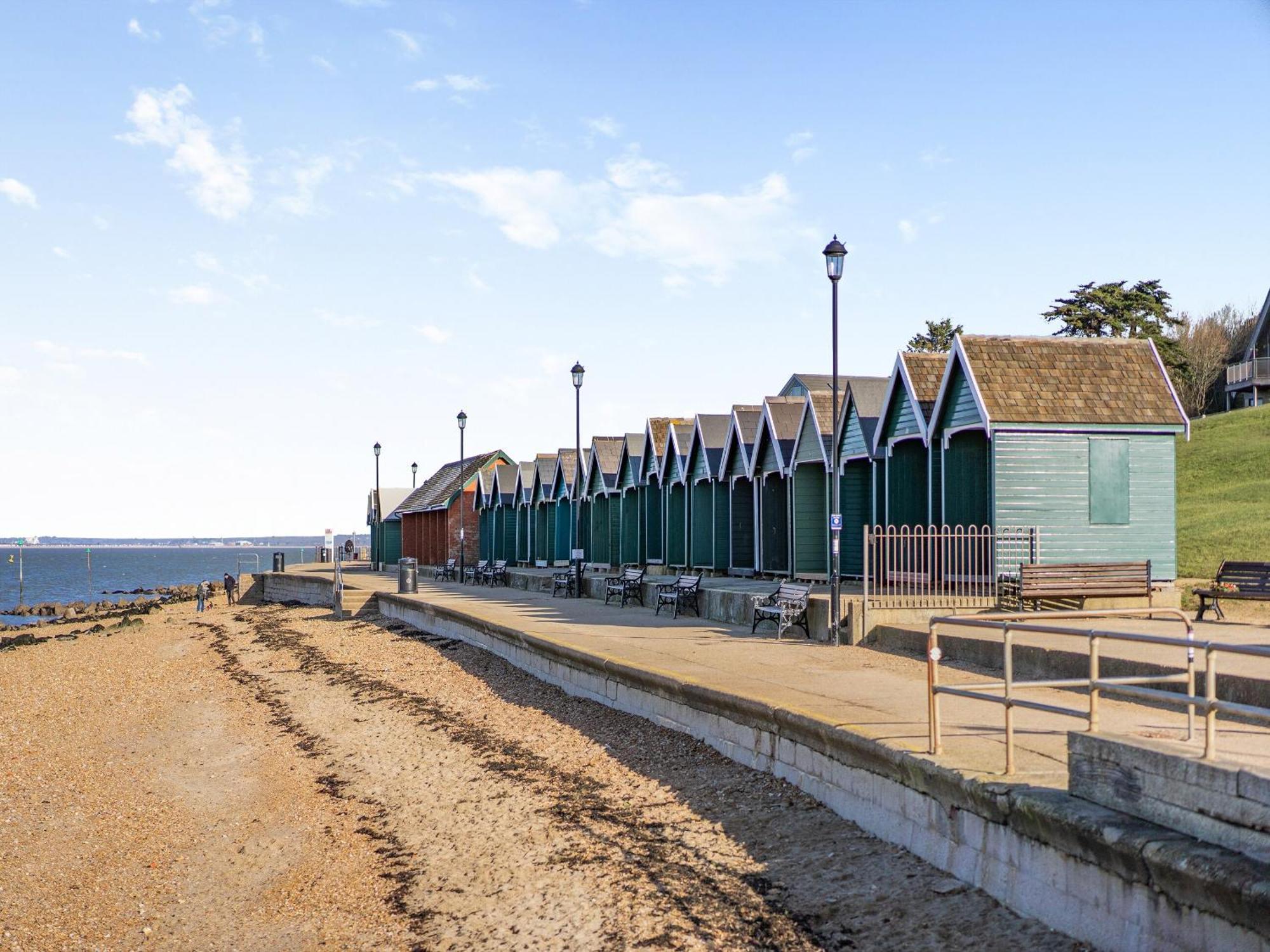 Green Poplars Gurnard Exterior foto