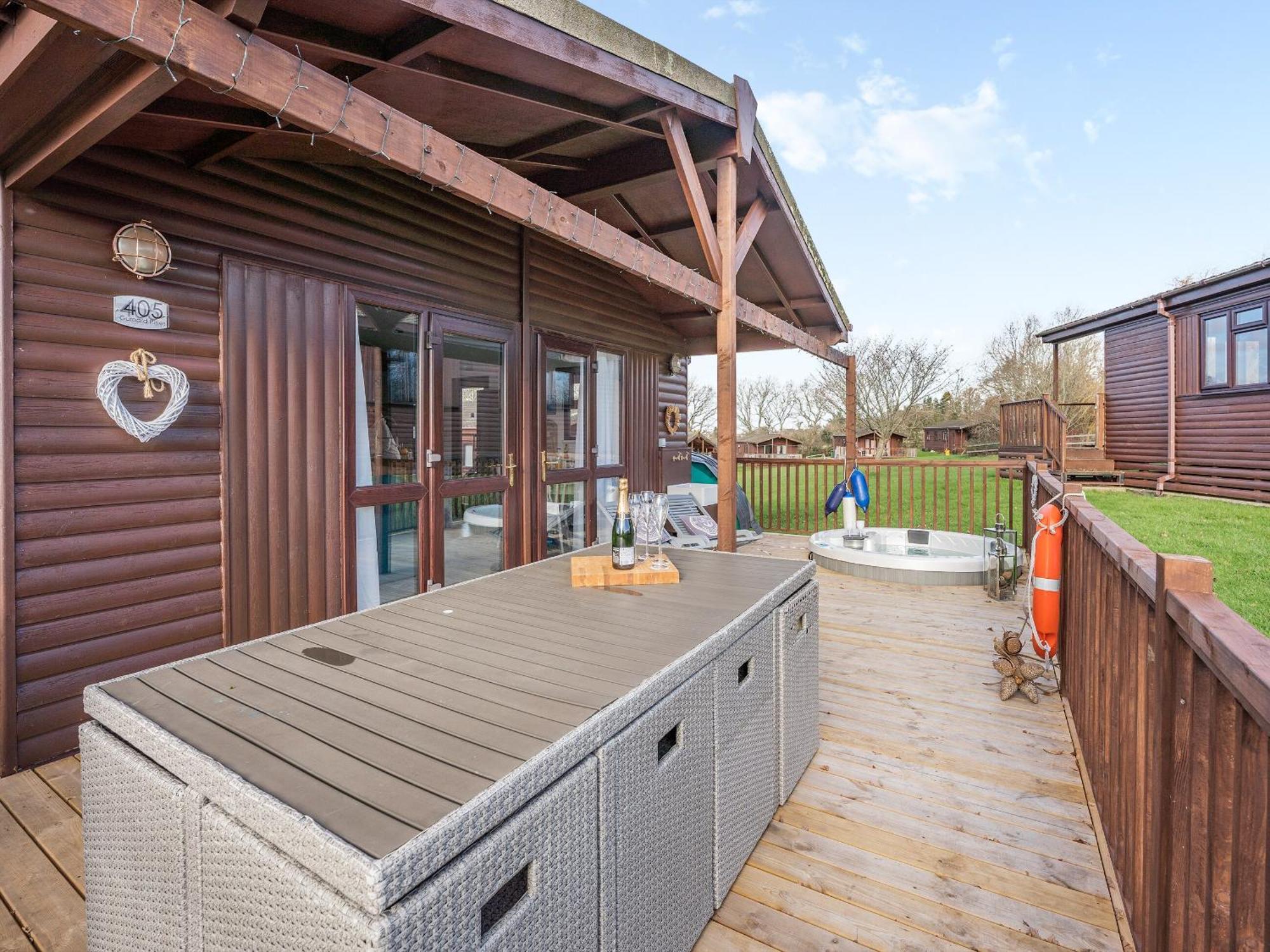 Green Poplars Gurnard Exterior foto